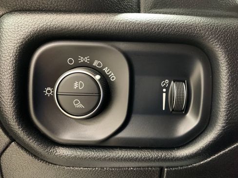 Used 2020 RAM 1500 Big Horn AWD/4WD image 23