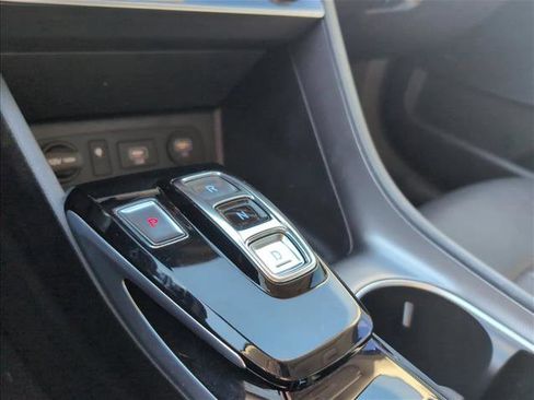 Used 2021 Hyundai Sonata Limited w/ Preferred Accessory Package image 14