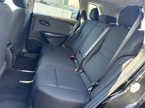 Used 2023 Nissan Rogue S image 13