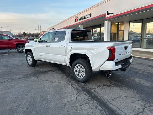 New 2026 Toyota Tacoma SR5 AWD/4WD image 8