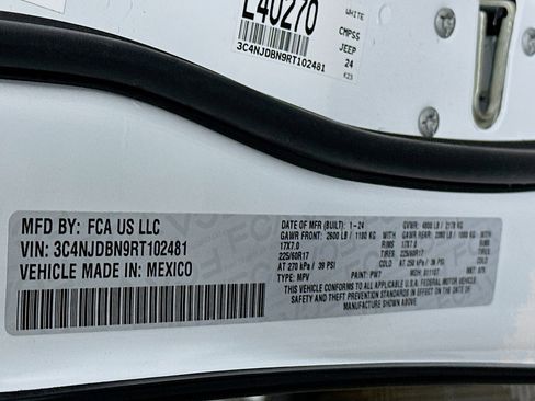 Used 2024 Jeep Compass Latitude image 12