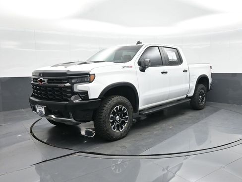 Used 2025 Chevrolet Silverado 1500 ZR2 w/ Technology Package image 1