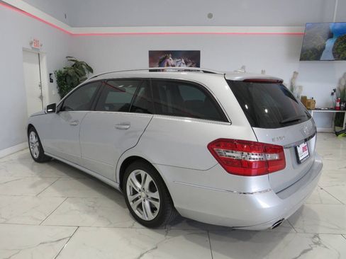 Used 2011 Mercedes-Benz E 350 4MATIC Wagon image 4