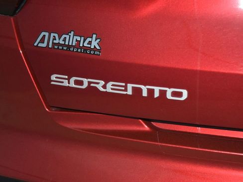 Used 2023 Kia Sorento S w/ Panoramic Sunroof Package image 30