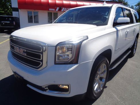 Used 2017 GMC Yukon XL SLE w/ SLE Value Package AWD/4WD image 14