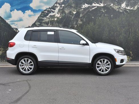 Used 2017 Volkswagen Tiguan S AWD/4WD image 2