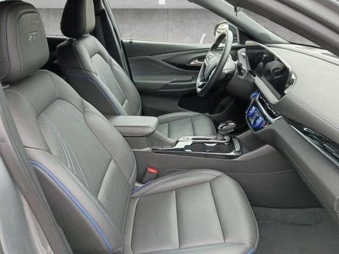 Used 2025 Buick Envista Sport Touring FWD image 24