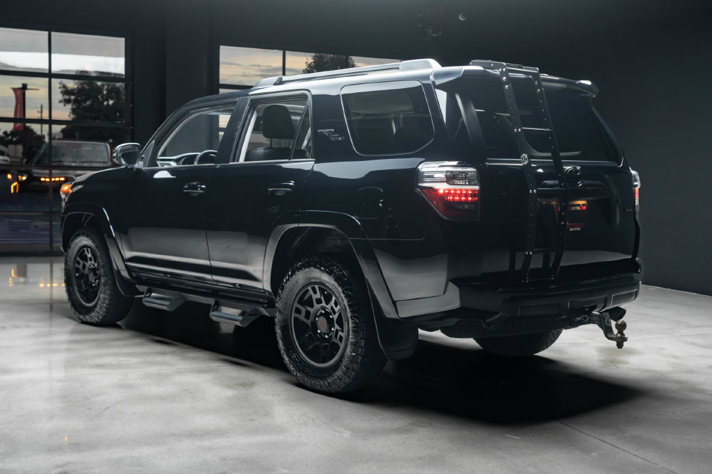 Used 2023 Toyota 4Runner TRD Off-Road Premium w/ Moonroof Package AWD/4WD image 17