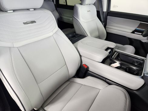 New 2026 Ford Expedition Max Platinum w/ Platinum Ultimate Package image 10