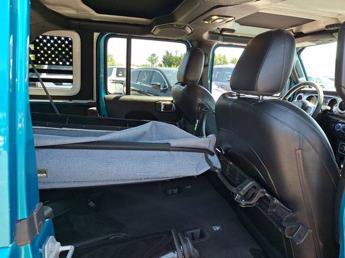 Used 2020 Jeep Wrangler Unlimited Sahara AWD/4WD image 15