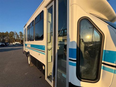 Used 2014 Ford E-450 and Econoline 450 Super Duty w/ Shuttle Bus Prep Package image 21