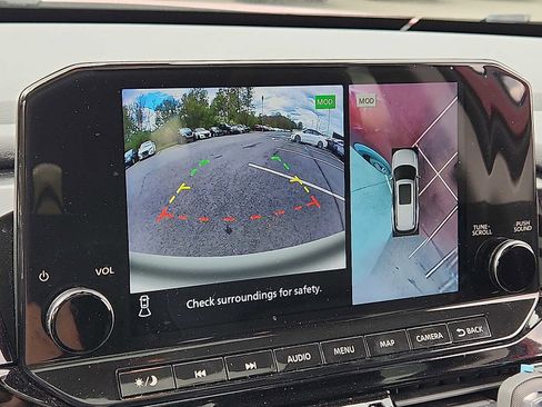 Used 2022 Nissan Pathfinder Platinum w/ Cargo Package image 18