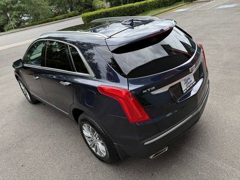 Used 2017 Cadillac XT5 Luxury w/ Driver Awareness Package FWD image 9