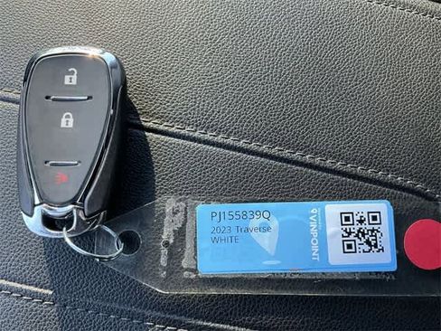 Used 2023 Chevrolet Traverse LT image 27