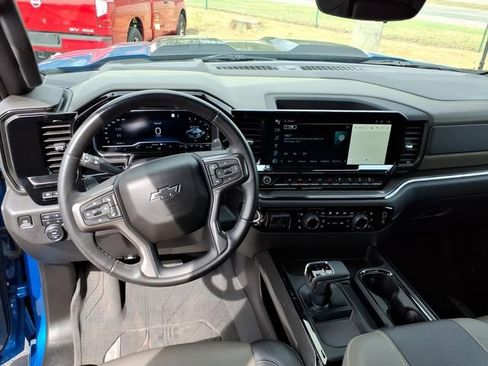 Used 2023 Chevrolet Silverado 1500 ZR2 w/ Technology Package AWD/4WD image 7