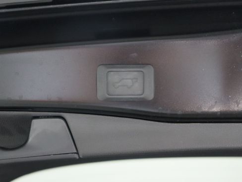 Used 2025 Toyota RAV4 XLE Premium FWD image 33