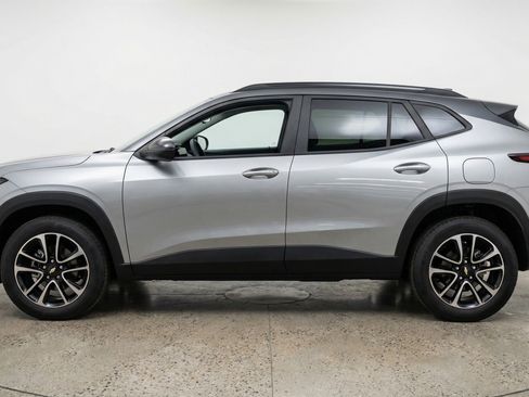 Used 2025 Chevrolet TrailBlazer LT FWD image 5
