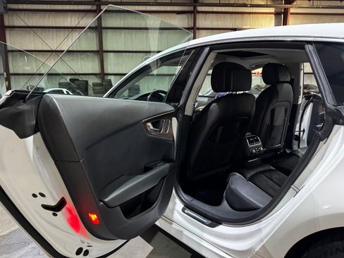 Used 2016 Audi A7 3.0T Premium Plus w/ 20" Wheel & Tire Package image 14