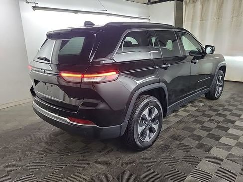 Used 2023 Jeep Grand Cherokee 4WD 4xe image 4