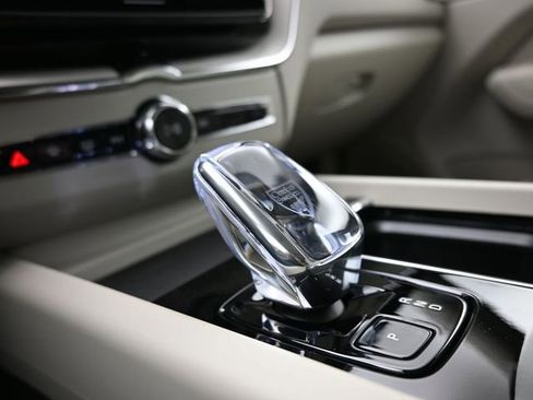 New 2026 Volvo XC60 T8 Ultra w/ Protection Package Premier image 12