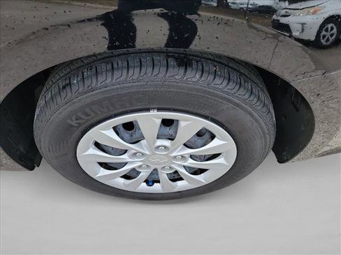 Used 2024 Kia Forte LX image 12