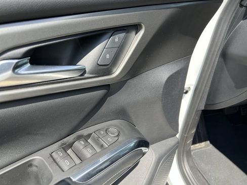 Used 2024 Chevrolet Traverse LT FWD image 24