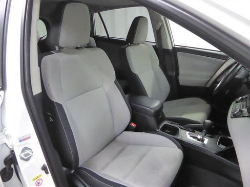 Used 2018 Toyota RAV4 LE image 24
