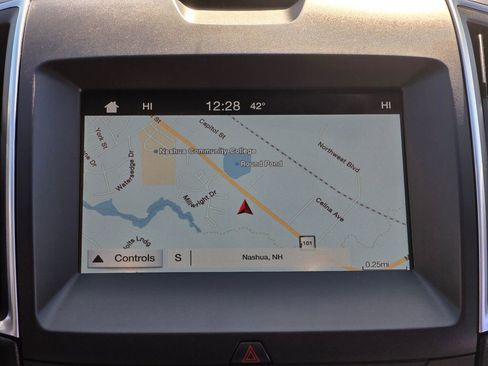 Used 2016 Ford Edge Titanium w/ Technology Package image 19