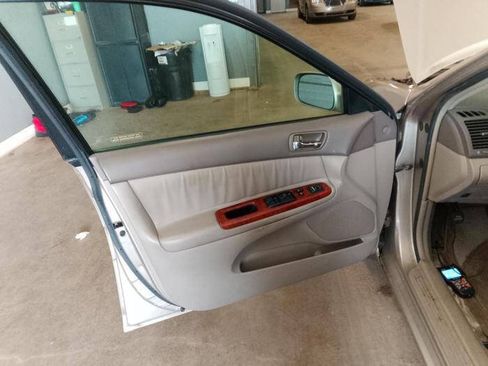 Used 2002 Toyota Camry LE FWD image 23