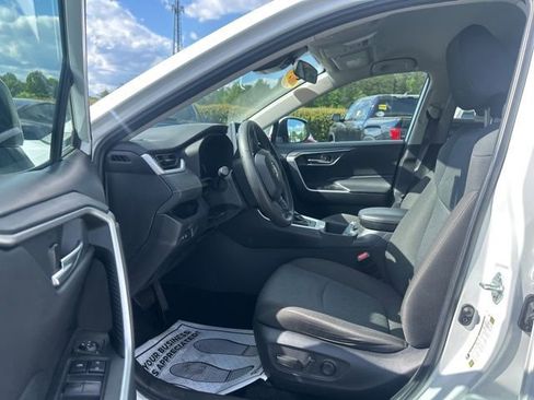 Used 2024 Toyota RAV4 XLE FWD image 16