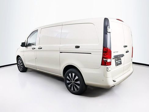 Used 2023 Mercedes-Benz Metris image 5
