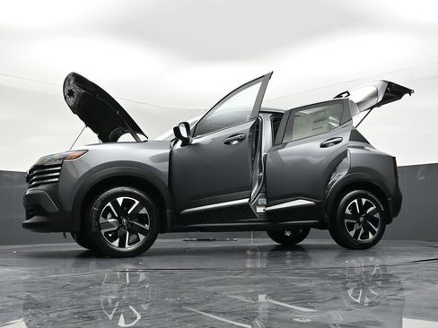 New 2026 Nissan Kicks SV w/ SV Premium Package AWD/4WD image 36