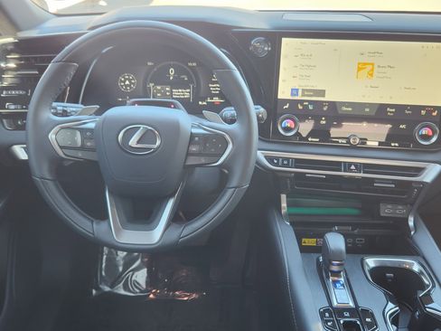 Used 2025 Lexus RX 350 RX 350h Luxury image 17