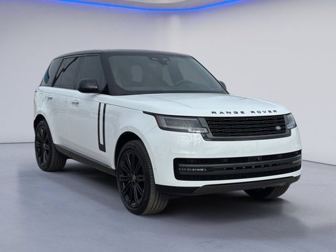 Used 2025 Land Rover Range Rover SE AWD/4WD image 8