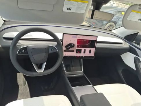 Used 2026 Tesla Model Y Long Range AWD/4WD image 2