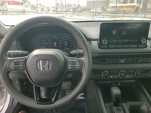 Used 2025 Honda Accord LX image 25