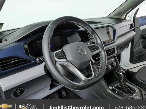Used 2022 Volkswagen Taos SE AWD/4WD image 4