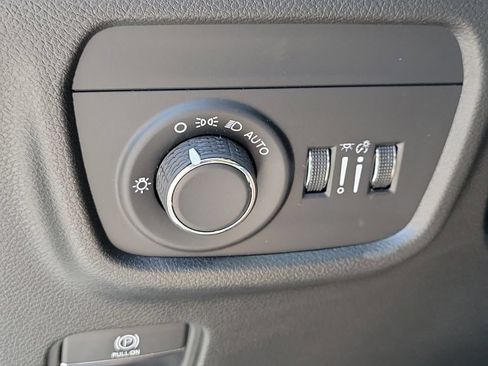 Used 2024 Jeep Grand Cherokee Laredo X AWD/4WD image 30
