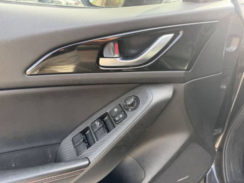 Used 2016 MAZDA MAZDA3 s Touring FWD image 11