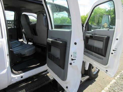 Used 2019 Ford F750 2WD Crew Cab Super Duty image 18