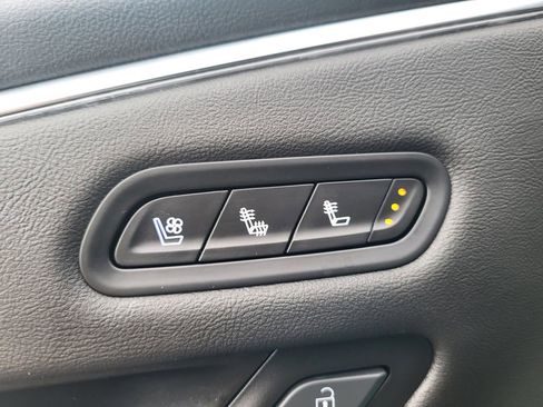 Used 2021 Cadillac Escalade Premium Luxury image 24