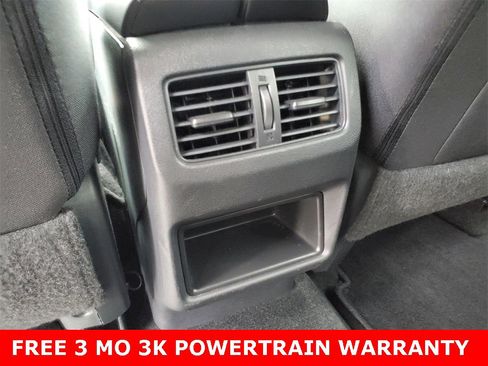 Used 2022 Nissan Rogue S image 25