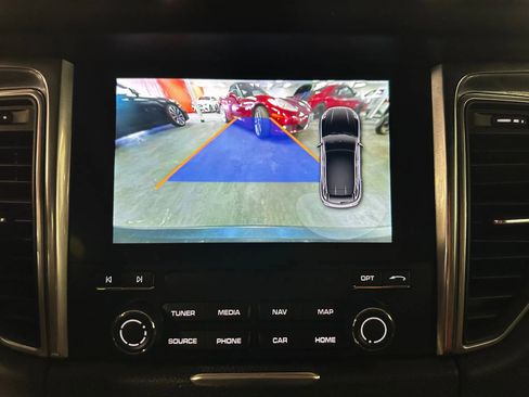 Used 2018 Porsche Macan image 45