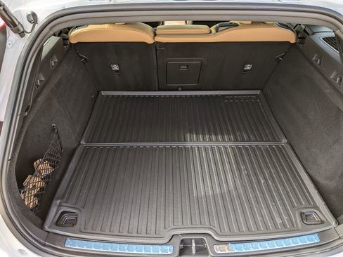 Used 2021 Volvo V60 T5 Cross Country image 26