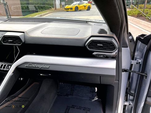 Used 2020 Lamborghini Urus AWD/4WD image 15