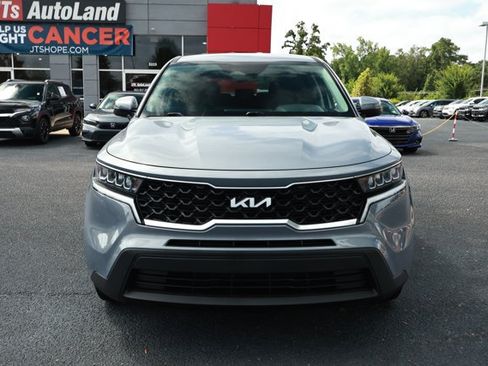 Used 2022 Kia Sorento LX FWD image 2