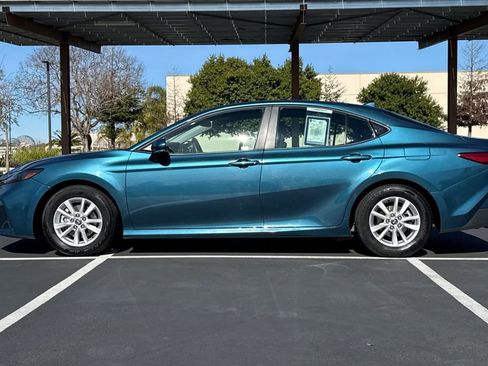 Used 2025 Toyota Camry LE image 14