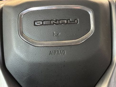 Used 2022 GMC Sierra 1500 Denali w/ Denali Premium Package AWD/4WD image 13