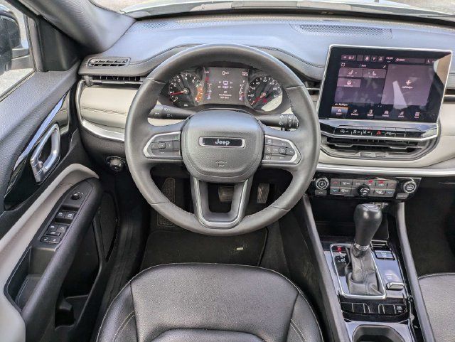 Used 2025 Jeep Compass Limited AWD/4WD image 17