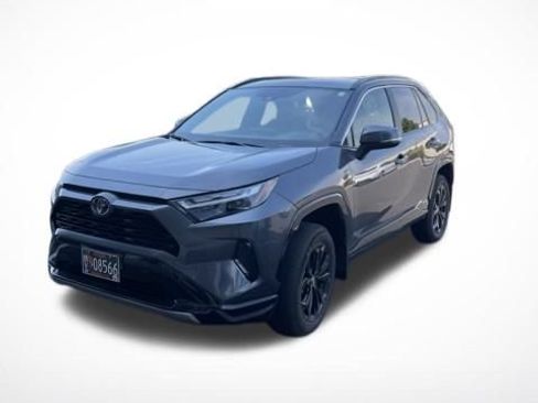 Used 2025 Toyota RAV4 SE w/ Convenience Package AWD/4WD image 5